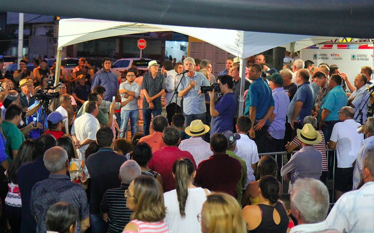 ricardo-inaugura-pavimentacao-asfaltica-em-sao-jose-de-piranhas-foto-jose-marques-2.jpg