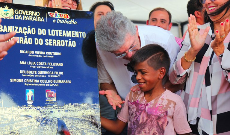 Ricardo entrega urbanização do Mutirão do Serrotão em Campina Grande e mais de 30 obras pela Paraíba