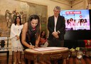 ricardo-assina-acoes-no-dia-da-mulher_foto-francisco-franca-6.jpg