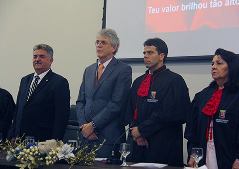 ricardo-recebe-homenagem-do-Ministerio-Publico-foto-alberi-pontes-18.jpg