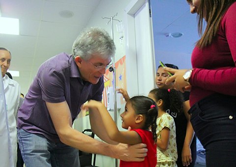 ricardo-visita-hosp-metropolitano-foto-jose-marques-3.jpg