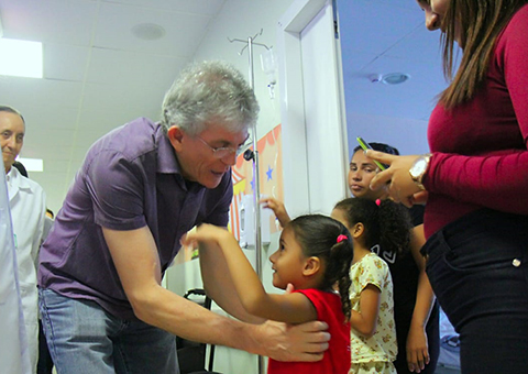 ricardo-visita-hosp-metropolitano-foto-jose-marques-3.jpg