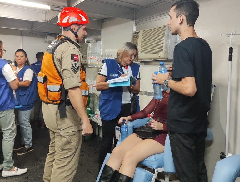 Um dos atendimentos no primeiro dia de funcionamento do Posto Médico localizado noTerreiro do Forró.jpg