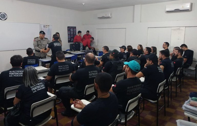 seap capacita agentes penitenciarios no manuseio de novos armamentos 1.jpg