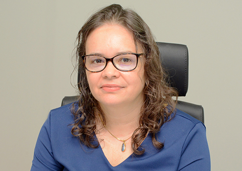 secretaria-de-ciencia-recebe-medalha-de-merito-cientifico.jpg