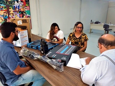 biblioteca Juarez GB-entrega de equipamentos (1)-menor.jpg