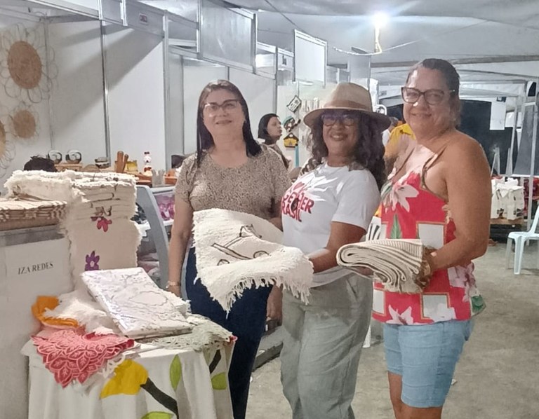 Iza Brito, Márcia Dornelles e Mércia Brito.jpeg