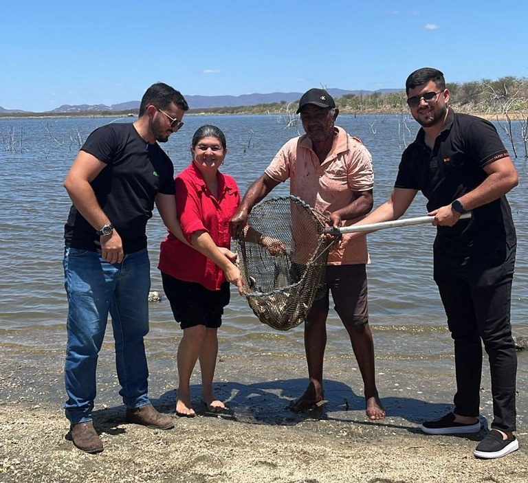 Sedap-PB entrega de alevinos em São José do Brejo do Cruz.jpeg