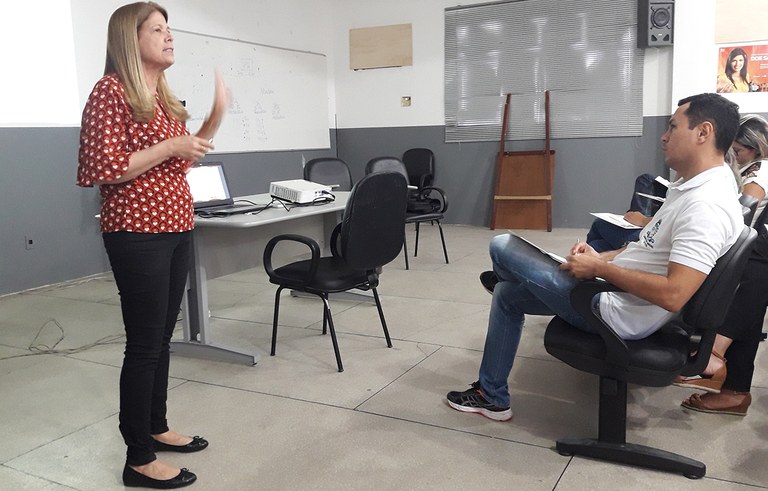 SES realiza treinamento para diagnostico laboratorial da malaria em Patos (2).jpg