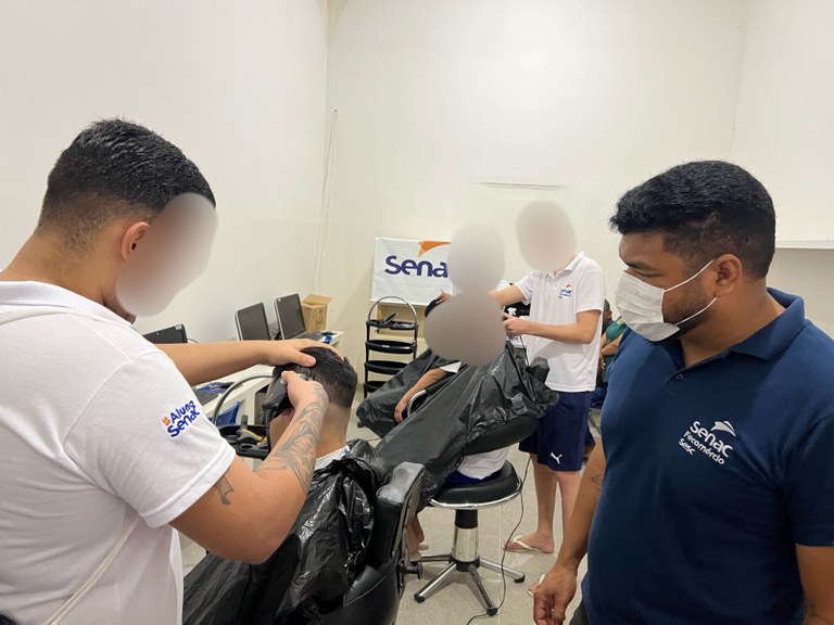 Socioeducandos do Centro Educacional do Jovem participam de curso profissionalizante
