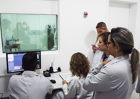 ses-tecnicos-passam-por-treinamento-para-novo-tomografo-do-hosp-de-patos-1.jpg