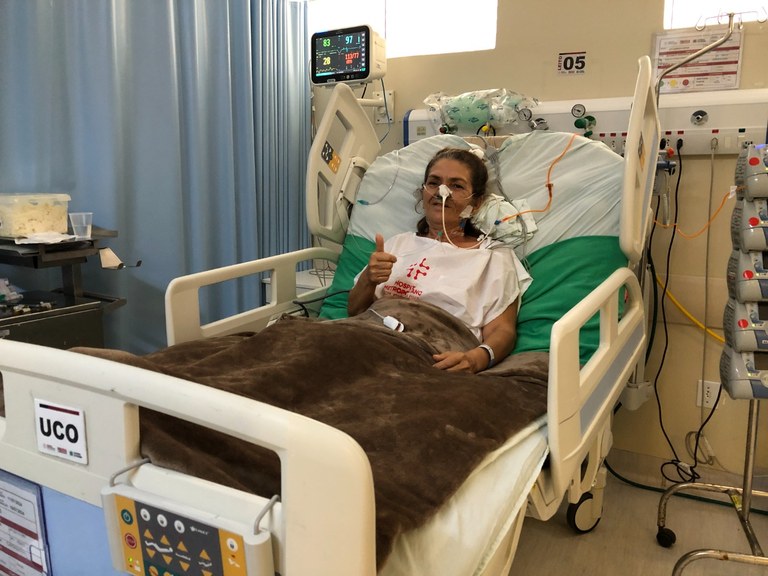Coração Paraibano_ Idosa de 90 anos é transferida de Cajazeiras para o Hospital Metropolitano via transporte aeromédico2.JPG