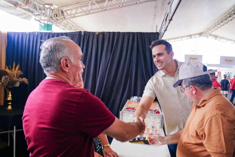 lucas expo riacho 3.jpg