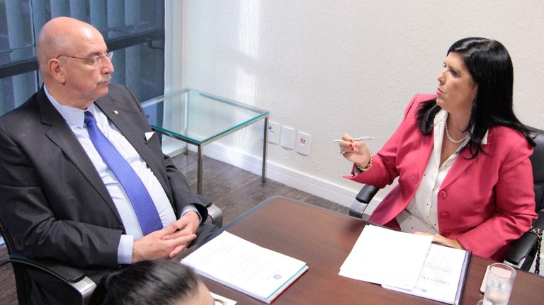 Ligia Feliciano_ministro Osmar Terra 2.jpg