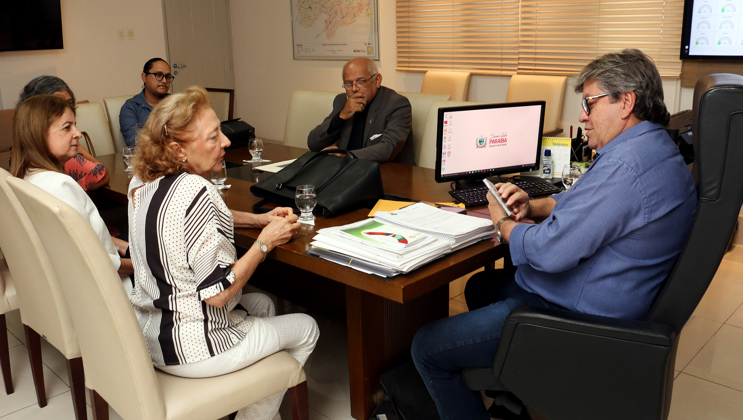 Governador recebe Glorinha Gadelha foto francisco frança secom pb (5).jpg